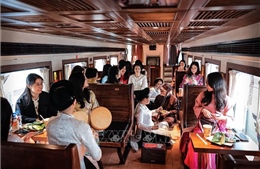 Du lịch trải nghiệm trên 'Tàu 5 cửa ô'