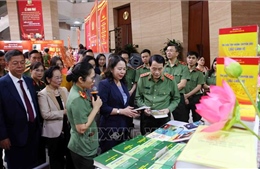 Phó Chủ tịch nước Võ Thị Ánh Xuân dự phát động phong trào đọc sách trong lực lượng Công an nhân dân 