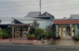 Dông lốc gây thiệt hại nặng tại Đồng Tháp