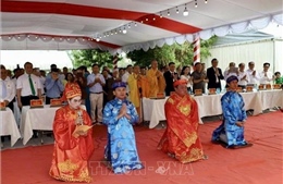 Dâng hương tưởng niệm Thánh Nguyên Hoàng đế Hồ Quý Ly