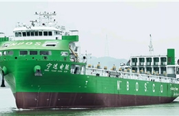 Tàu container chạy điện lớn nhất thế giới chính thức được khai thác thương mại 