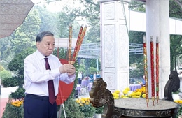 Tổng Bí thư, Chủ tịch nước Tô Lâm dâng hương tưởng niệm các Anh hùng liệt sĩ tại Tây Ninh
