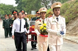 Truy điệu và an táng các hài cốt liệt sĩ quy tập tại xã Hướng Lập, Quảng Trị