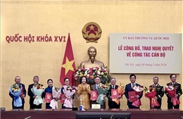 Phó Chủ tịch Quốc hội Nguyễn Thị Thanh dự Lễ Công bố, trao Nghị quyết của UBTVQH về công tác cán bộ 