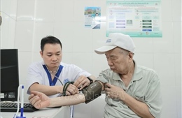 Tuyên truyền sâu rộng, tạo sự thống nhất cao về công tác chăm sóc, bảo vệ và nâng cao sức khỏe nhân dân