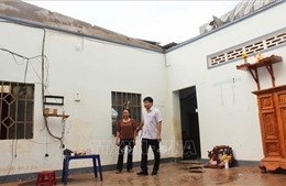 Dông lốc làm hư hỏng trường học, nhà cửa tại Đồng Nai và Sơn La