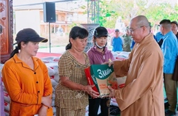 Phật giáo Cà Mau đồng hành cùng địa phương trong bảo đảm an sinh xã hội