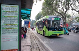 Hà Nội: Mở rộng xe buýt điện, tăng chất vận tải hành khách công cộng