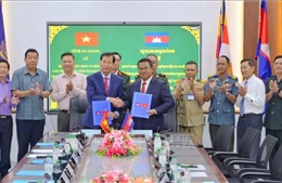 Tiếp nhận 14 hài cốt liệt sĩ quân tình nguyện, chuyên gia Việt Nam từ Campuchia