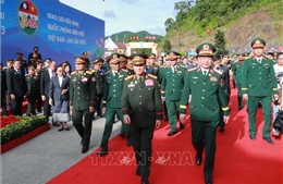 Kết nghĩa cụm dân cư biên giới, vun đắp tình hữu nghị Việt Nam - Lào