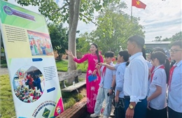 Khai mạc trưng bày triển lãm ảnh 'Di sản văn hóa phi vật thể vùng đất cố đô'