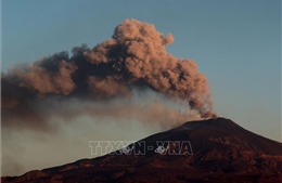 Italy: Núi lửa Etna phun tro bụi, sân bay lớn ở Sicily đóng cửa ngày thứ 5