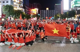 Người hâm mộ mừng tuyển Việt Nam vào chung kết ASEAN Hyundai Cup 2026