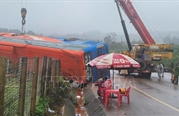 Khẩn trương khắc phục hậu quả vụ lật xe ô tô chở khách trên địa bàn tỉnh Gia Lai