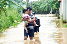 Nước lũ dâng cao khiến hơn 1.100 hộ dân bị ngập, trên 3.600 học sinh phải tạm nghỉ học