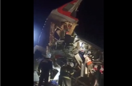 Video hiện trường vụ nổ khiến một toa tàu hỏa của Nga bị phá huỷ làm 37 người thương vong