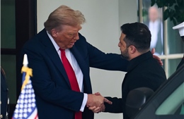 Tổng thống Zelensky tặng Tổng thống Trump món quà đặc biệt