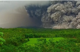 Video núi lửa Semeru tại Indonesia phun trào dữ dội