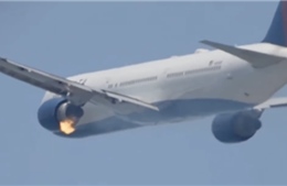 Video động cơ máy bay Boeing của Delta Air Lines bốc cháy bùng bùng khi cất cánh