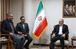 Bộ trưởng Nội vụ Pakistan mang thông điệp của Thống chế quân đội gửi Lãnh tụ Tối cao Iran