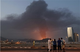 Iran cảnh báo ‘mở rộng cửa địa ngục’; Dubai, Abu Dhabi, Kuwait, Doha rung chuyển bởi đòn trả đũa từ Tehran