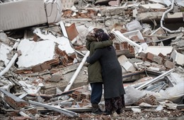 Thảm hoạ động đất ở Thổ Nhĩ Kỳ và Syria: Tình người giữa hoang tàn đổ nát