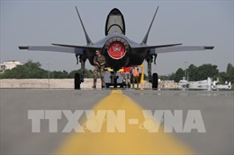 Mỹ chi hàng chục tỷ USD mua 375 máy bay chiến đấu tàng hình F-35