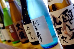 Rượu sake Nhật Bản khó khăn trong nước, hướng ra thị trường quốc tế