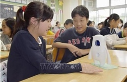 Nhật Bản đưa robot trí tuệ nhân tạo vào các lớp học tiếng Anh