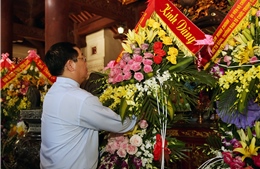 Phó Thủ tướng Vương Đình Huệ tri ân các Anh hùng Liệt sỹ