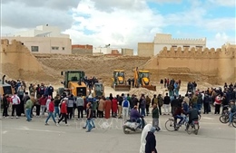 Sập bức tường thành cổ ở Tunisia - Tai nạn giao thông gây thương vong ở Ấn Độ
