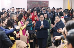 Thủ tướng Phạm Minh Chính gặp gỡ cán bộ, nhân viên Đại sứ quán và cộng đồng người Việt Nam tại Romania