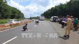 Bình Phước: Xe khách đâm xe máy, hai người thương vong