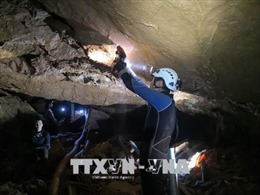 Nỗ lực đảm bảo liên lạc với lực lượng cứu nạn trong hang Tham Luang