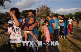 Mỹ: Nhà Trắng yêu cầu gia hạn thời gian đoàn tụ các gia đình nhập cư trái phép