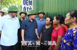 Phó Thủ tướng Trịnh Đình Dũng chỉ đạo khắc phục sạt lở tại Hòa Bình