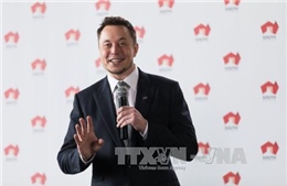 Tỷ phú Elon Musk dự định mua lại công ty sản xuất ô tô điện Tesla 