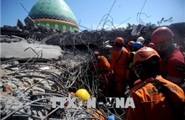 Hàng chục người thương vong sau hàng loạt động đất trên đảo Lombok, Indonesia