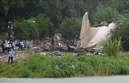 Máy bay đâm xuống sông, 6 người thiệt mạng