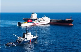 Va chạm tàu ngoài khơi đảo Corsica, 600 tấn dầu thô tràn ra biển