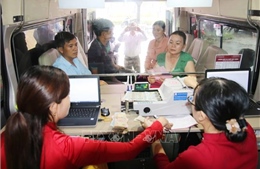 Agribank Bình Định triển khai điểm giao dịch lưu động bằng ô tô