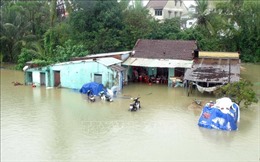 Hình ảnh mưa lũ tàn phá các tỉnh miền Trung