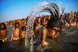 Hàng triệu người đổ về Allahabad ngâm mình dưới dòng sông thiêng