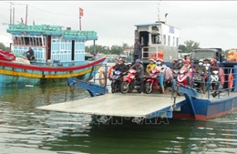 Phà tự hành đến xã đảo Tam Hải ở Quảng Nam hoạt động trở lại