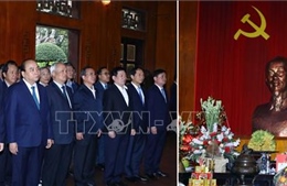 Thủ tướng Nguyễn Xuân Phúc dâng hương tại Khu di tích Kim Liên