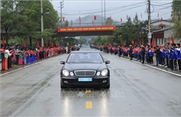 Đoàn xe chở Chủ tịch Triều Tiên Kim Jong-un rời ga Đồng Đăng, hướng về Hà Nội