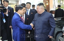 Chủ tịch TP Hà Nội đón Chủ tịch Triều Tiên Kim Jong-un ở khách sạn