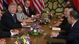 Tổng thống Mỹ và Chủ tịch Triều Tiên tươi rói trong cuộc hội đàm mở rộng