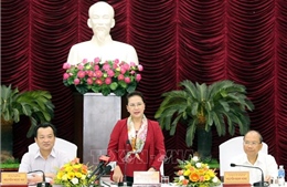 Chủ tịch Quốc hội Nguyễn Thị Kim Ngân làm việc với lãnh đạo chủ chốt tỉnh Bình Thuận