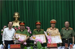 Khen thưởng lực lượng Công an TP Hồ Chí Minh sau vụ bắt giữ 895 gói heroin